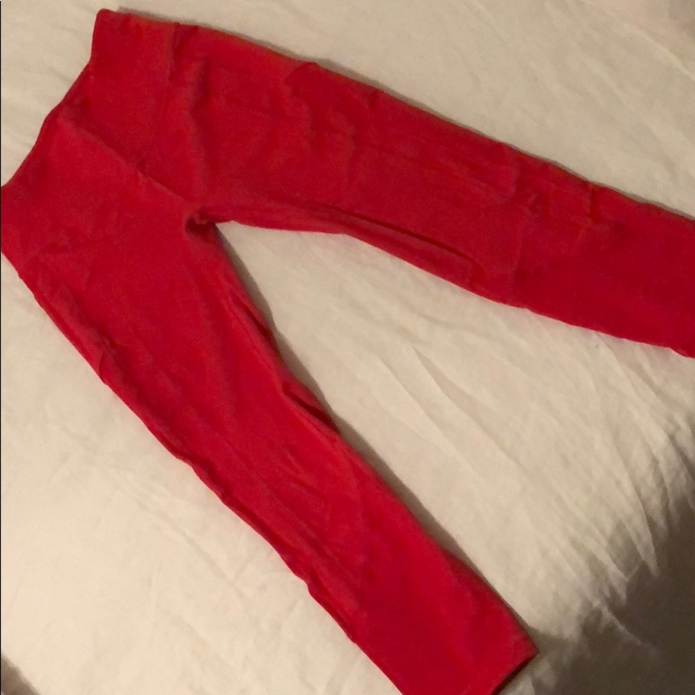 Lululemon compression crops